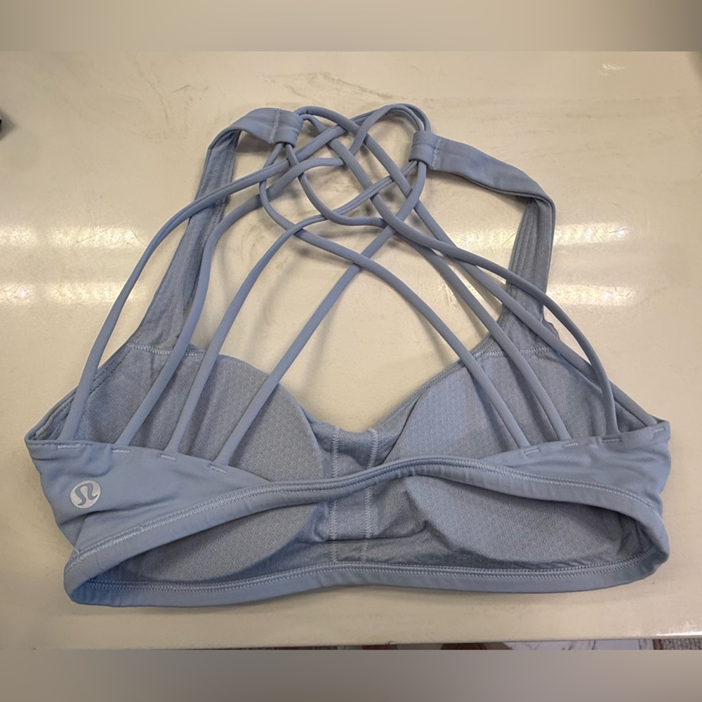 lululemon free to be (wild) sports bra. Chambray blue. size 4. - Picture 4 of 5